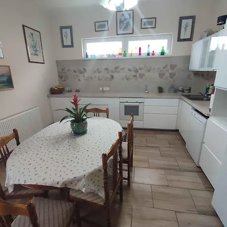 Сasa de vacaciones In 45316 Balatonföldvár