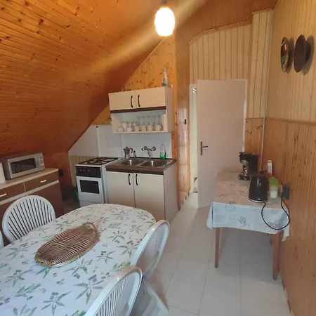 Сasa de vacaciones In 45316 Balatonföldvár